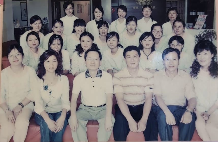 佑生婦產科診所專業醫療團隊 - 經驗豐富的婦產科醫師提供專業診斷與治療